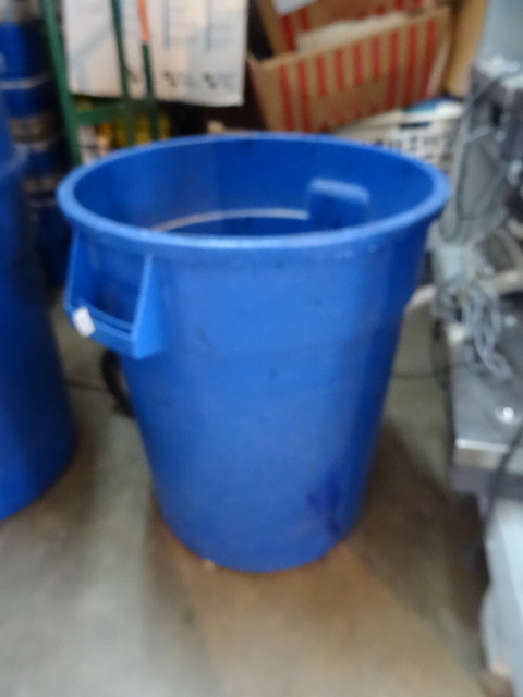 32 gal recycling  garbage can...