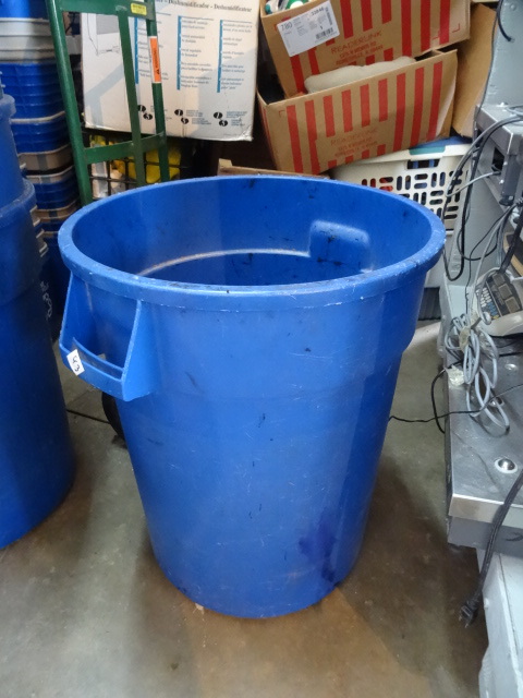 32 gal recycling  garbage can...