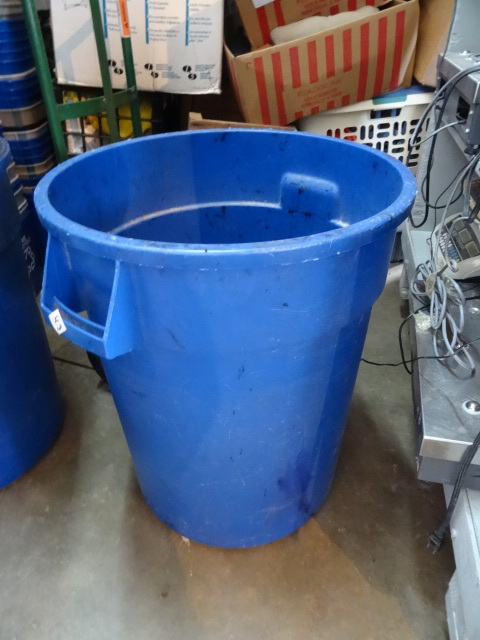 32 gal recycling  garbage can...