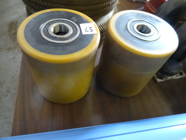 Solid rubber fork lift wheels. 7 x ...