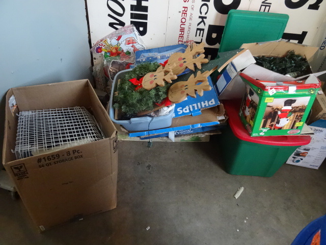 Large variety of misc Christmas d...