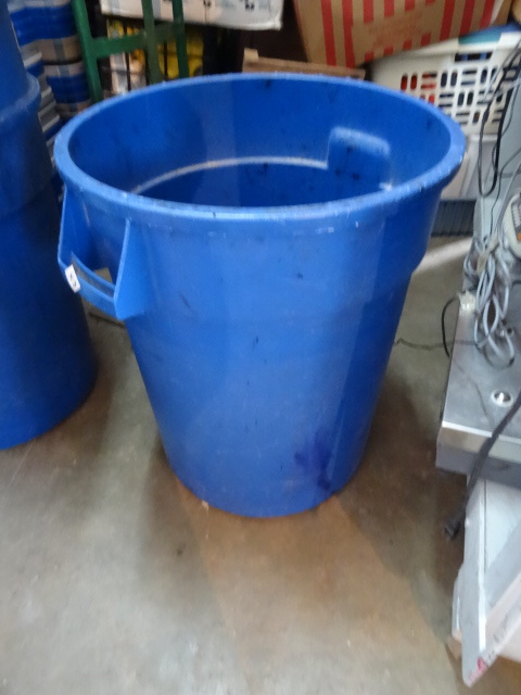 32 gal recycling  garbage can...