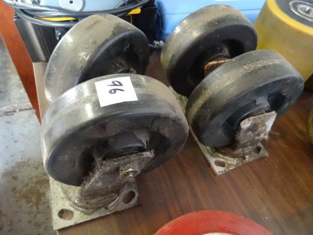 4 swivel 6 casters...