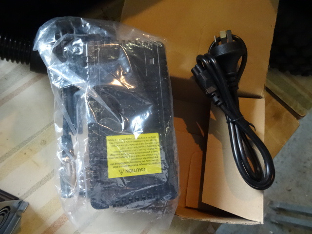 Life p04 battery charger. Model tan...