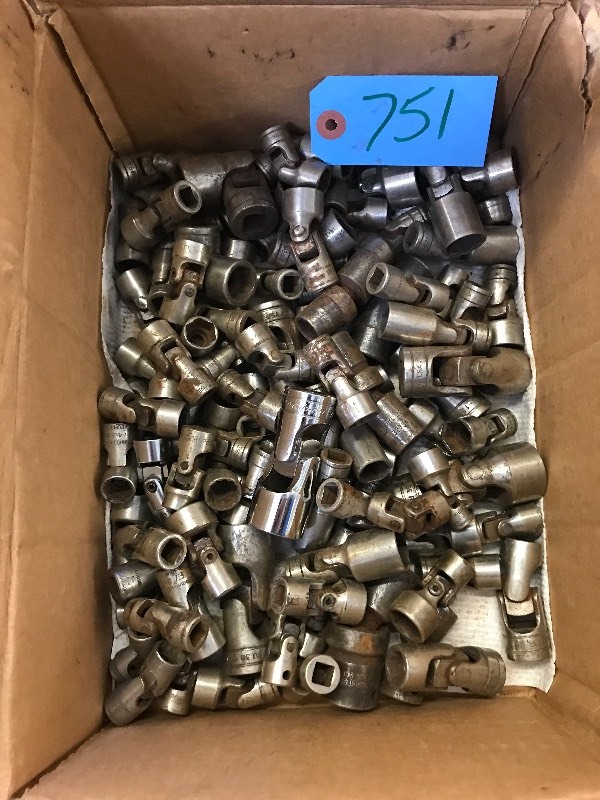 lot 751 image: ASSORTED LOT OF SWIVEL SOCKETS