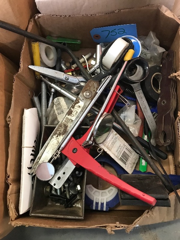 lot 752 image: MISC. GARAGE TOOLS AND ACCESSORIES