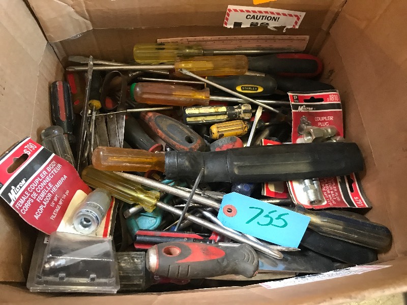 lot 755 image: LOT OF MISC. SCREWDRIVERS AND HAND TOOLS