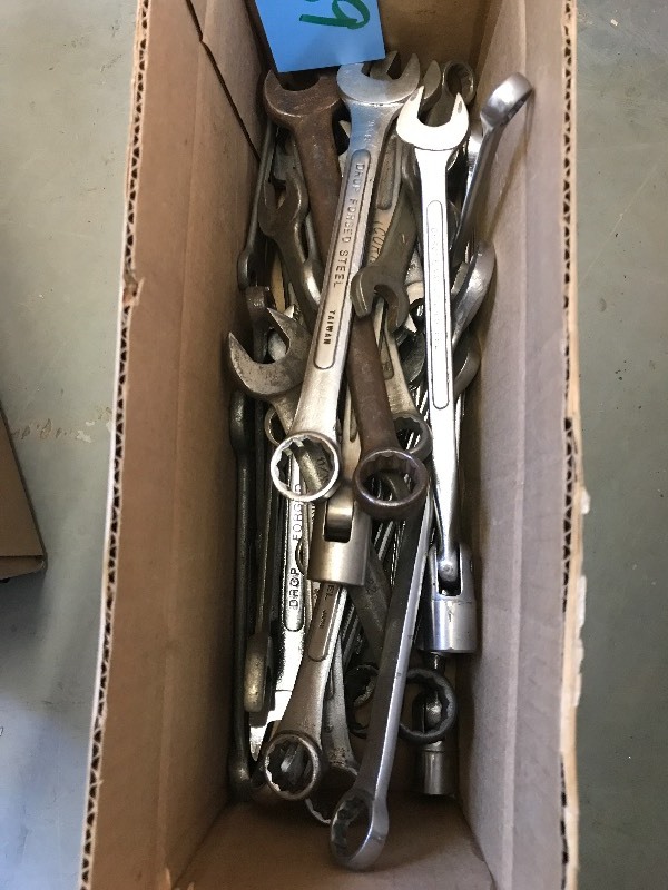lot 769 image: BOX OF MSC. COMBINATION WRENCHES