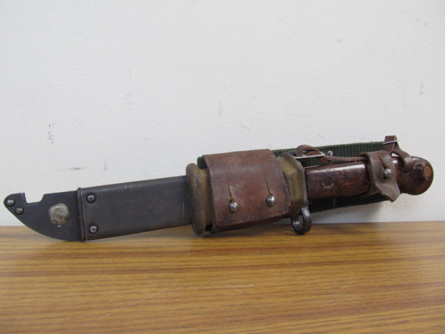 lot 9 image: Vintage AK-47 Bayonet - Complete