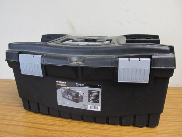 lot 15 image: Nice Clean HUSKY Tool Carrier wTools