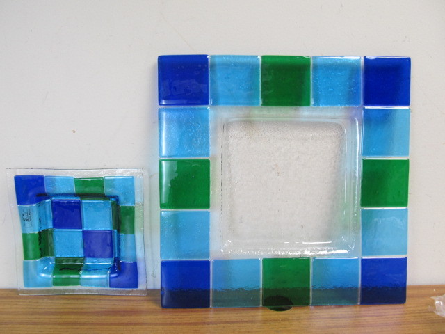 lot 26 image: Pair of Italian MURANO Glass Trays