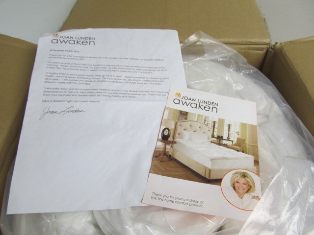 lot 42 image: BRAND NEW Joan Lunden King Size Awaken MATTRESS TOPPER