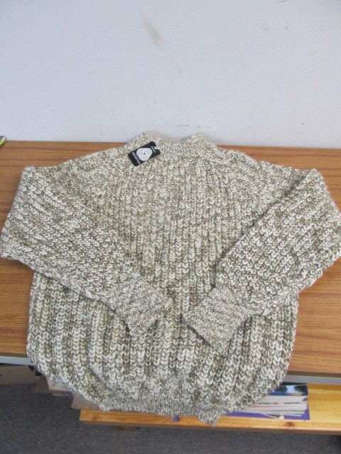 lot 68 image: NWT Vintage Eddie Bauer Mens Wool Sweater