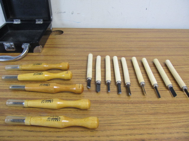 lot 81 image: Lot of Woodcarving ToolsBlades