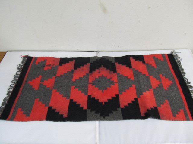 lot 110 image: Original 1940s Navajo Weaving