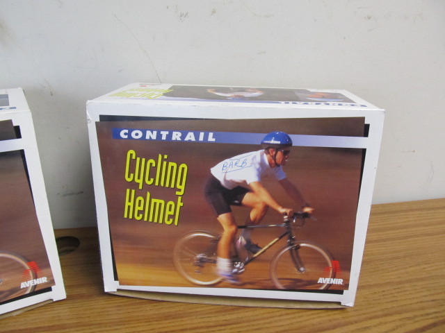 lot 121 image: 2 BRAND NEW Contrail Cycling Helmets - Size M
