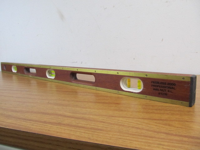 lot 127 image: Vintage Peerless 2000 Rosewood & Brass Professional Level