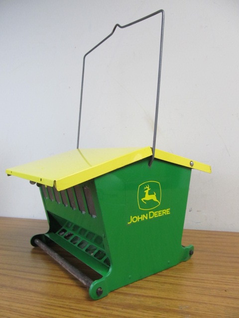 lot 132 image: Metal JOHN DEERE Birdhouse 