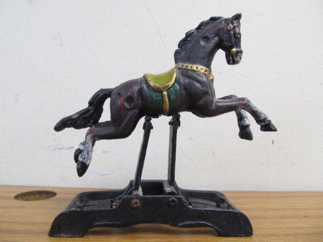 lot 146 image: Cast Iron Horse Toy