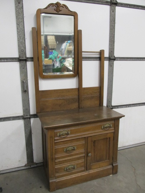 lot 169 image: Antique Oak Commode wMirror