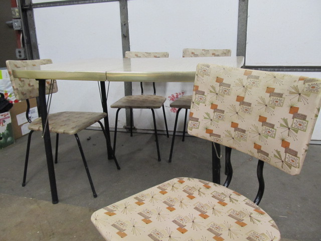 lot 2 image: Mid Century Starburst Kitchen Dining Table wChairs