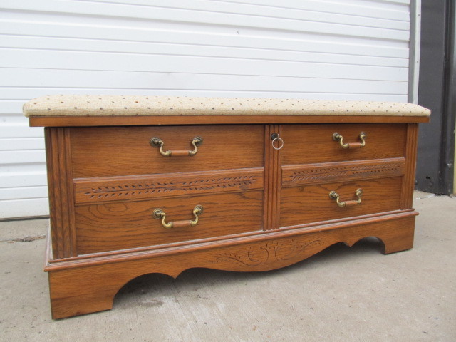 lot 184 image: LANE Padded Cedar ChestBench