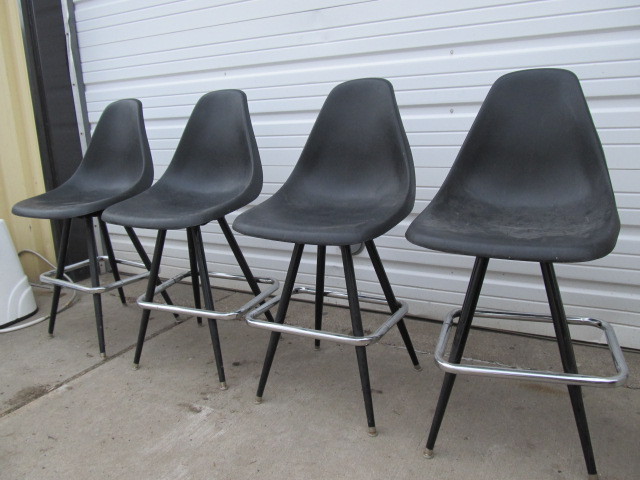 lot 186 image: Set of 4 Vintage Swivel Bar Stools