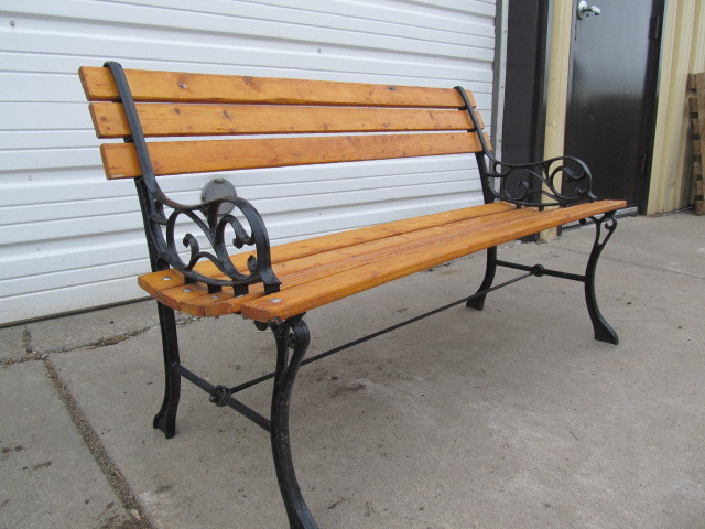 lot 182 image: Iron & Wood Park Bench