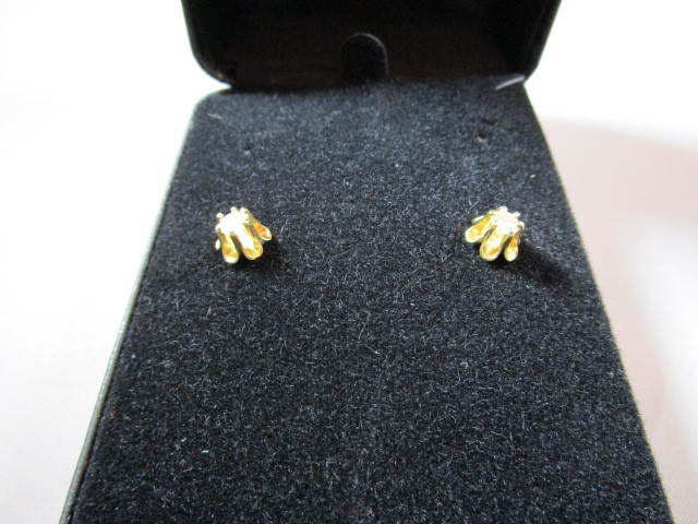 .50ct White Diamond Solitaire Earrings 14kt 1.6 Grams