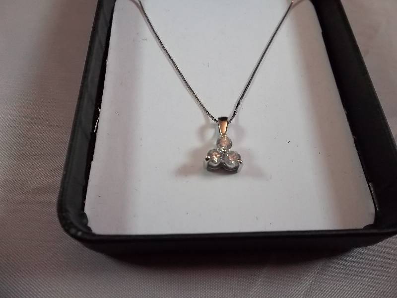 3 Diamond Solitaire Necklace 14kt