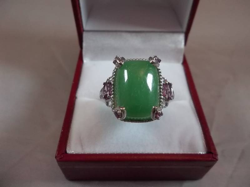 8ct Genuine Green Jade Ring