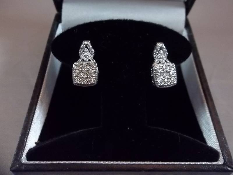 1ct White Sapphire Earrings
