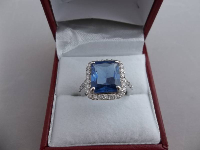 4.14ct Tanzanite Dinner Ring