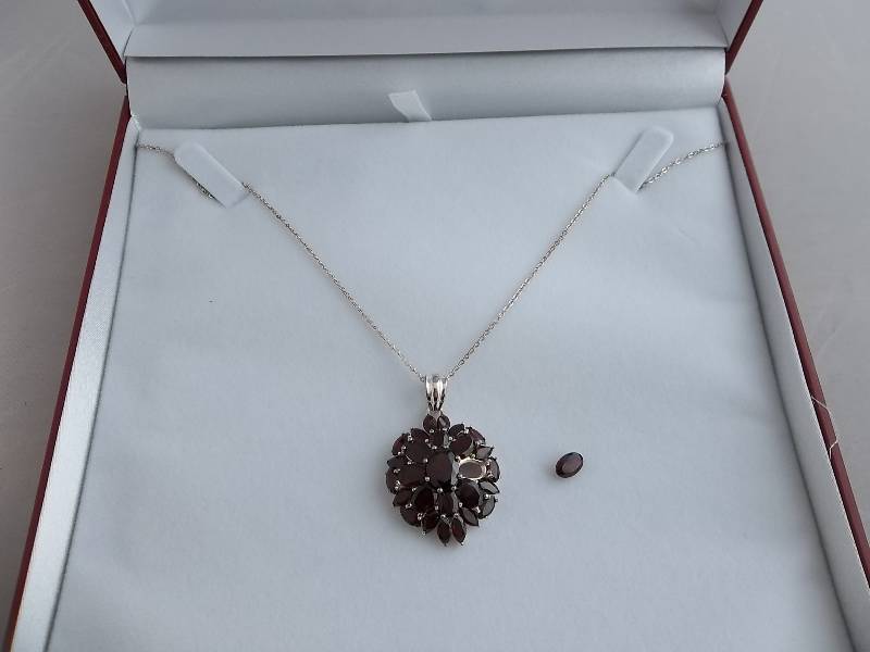12.26ct Genuine Garnet Necklace (One Stone Out)