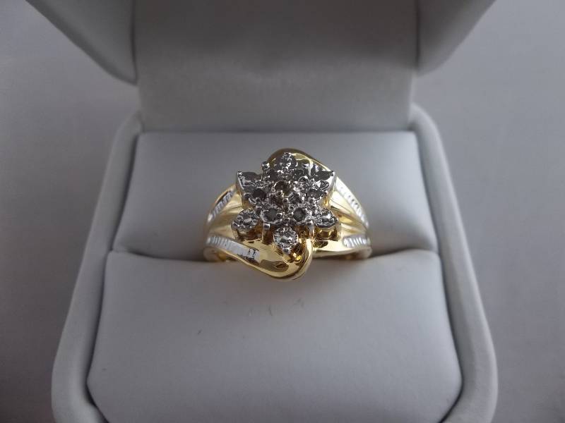 Large Diamond Cluster Ring
