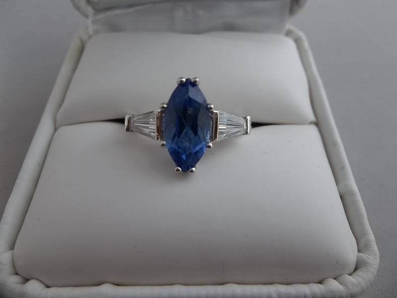 Marque Tanzanite Estate Ring