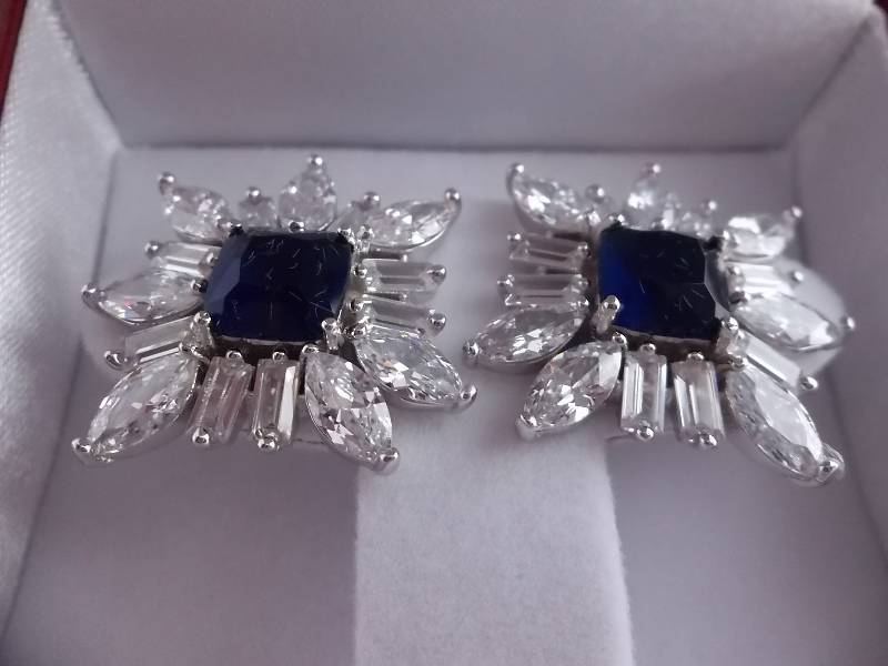 3.68ct Sapphire Earrings