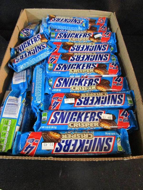 lot 19 image: Whole Box of Snickers 4 to go Shelf Pulled Candy