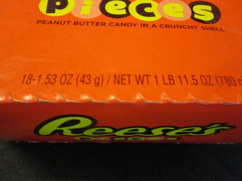 lot 30 image: Shelf Pulled Candy Reases Pieces