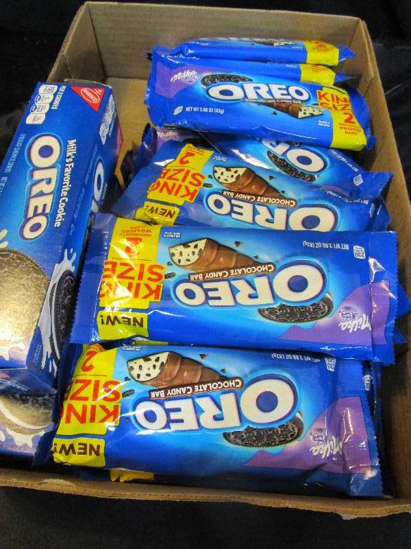 lot 38 image: Oreo Shelf Pulled Candy