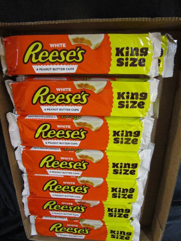 lot 52 image: Shelf Pulled CandyWhite Reeses