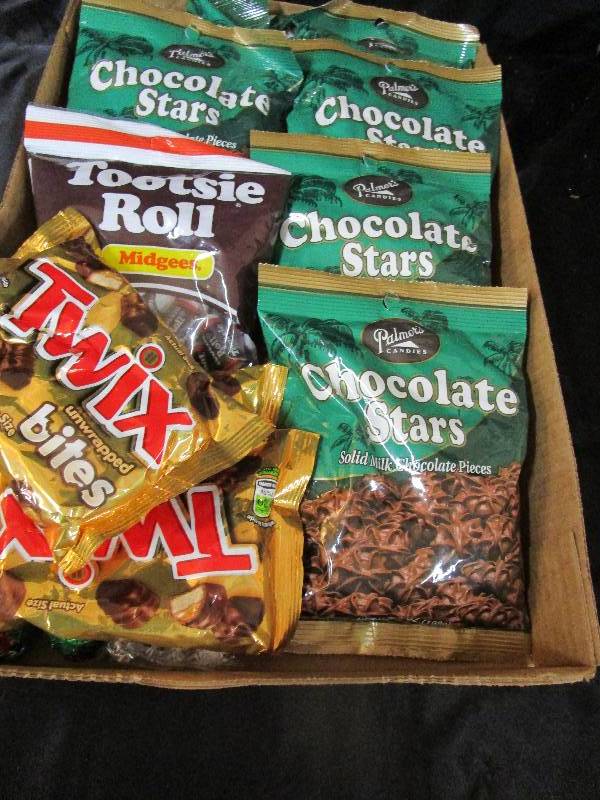 lot 53 image: Shelf Pulled Candy Chocolate Stars, Twix and Tootsie Rolls