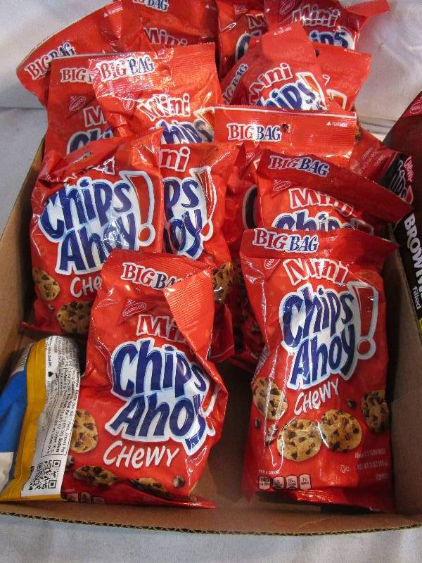lot 56 image: Shelf Pulled Candy Cookies