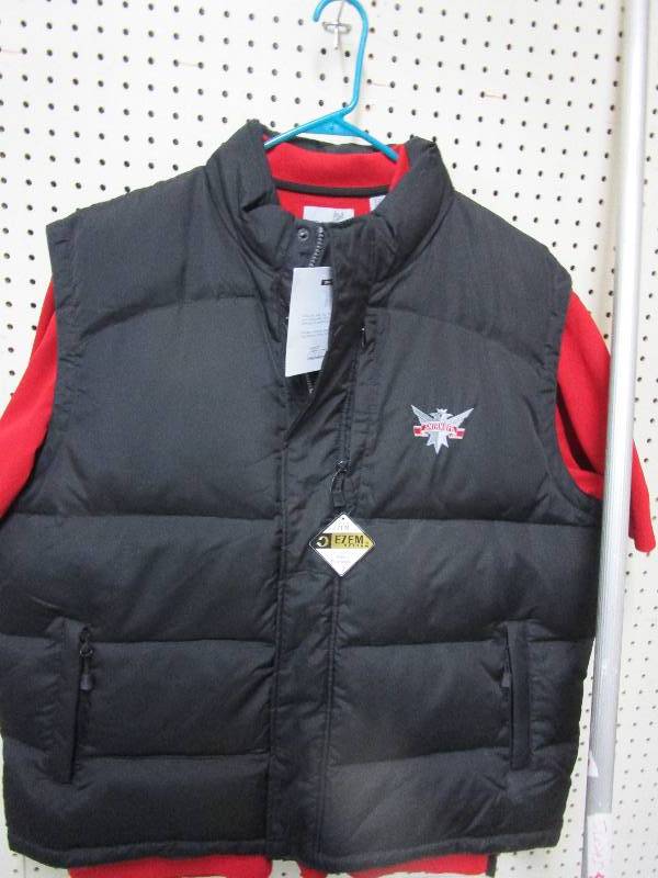 lot 98 image: Mens Smirnoff 2XL Insulated Vest and T-shirt Both Still Have Tags on