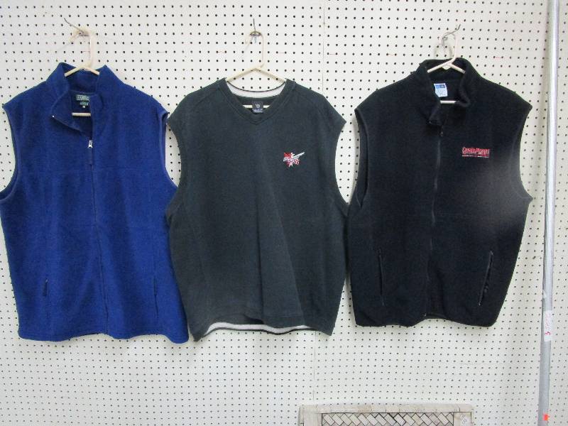 lot 99 image: 3- 2XL Mens Vests