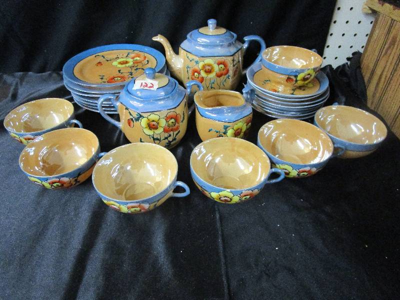 lot 122 image: 25 Piece Japan Tea Set