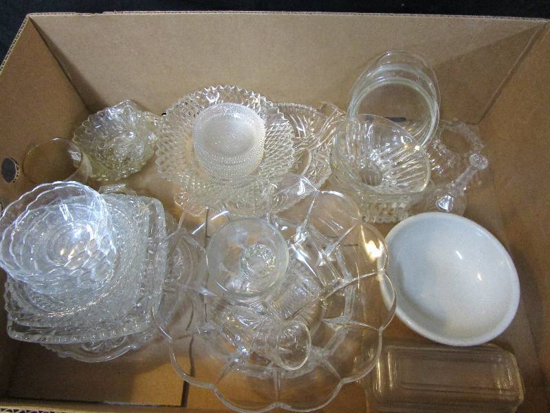 lot 132 image: Various Glassware Serving Pieces