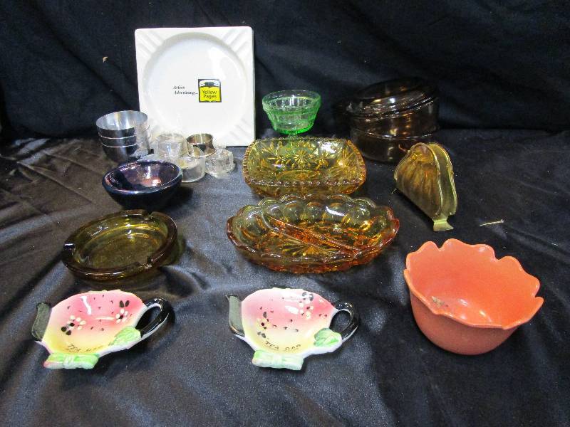 lot 137 image: Various Serving Pieces