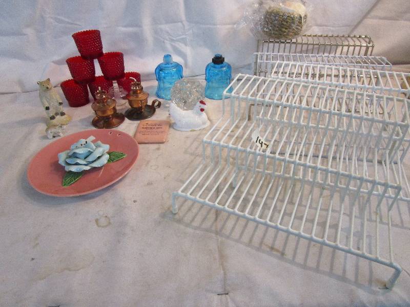 lot 139 image: Various Dcor and $ muti Tiered Shelves