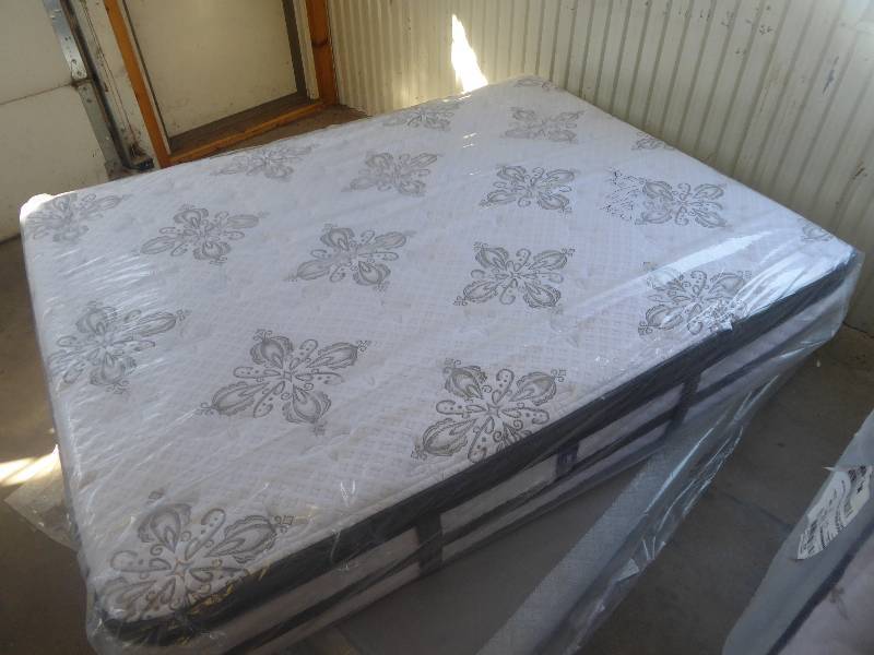 lot 3 image: Brand New Serta Perfect Sleeper Gentle Retreat Firm 14 Pillowtop Queen Mattress